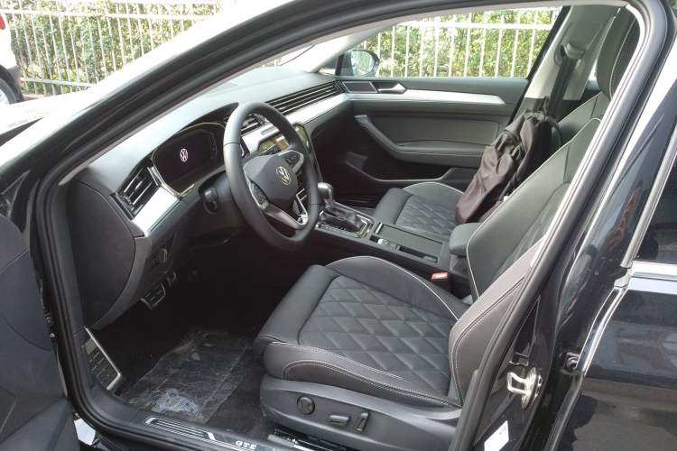 Used Volkswagen Magotan GTE Plug-in Hybrid 2022 GTE Luxury Model Left Front Seat