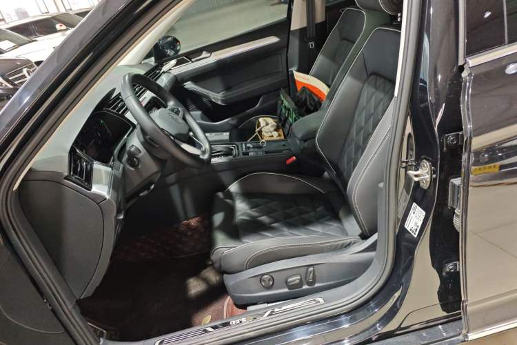 Used Volkswagen Magotan GTE Plug-in Hybrid 2022 GTE Luxury Model Left Front Seat