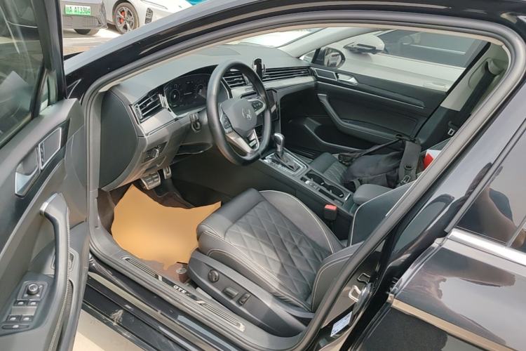 Used Volkswagen Magotan GTE Plug-in Hybrid 2022 GTE Luxury Model Left Front Seat