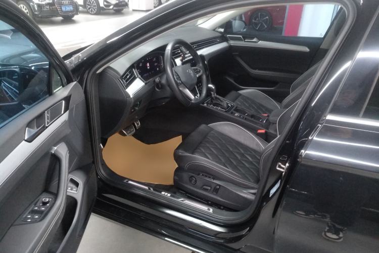 Used Volkswagen Magotan GTE Plug-in Hybrid 2022 GTE Prestige Model Left Front Seat