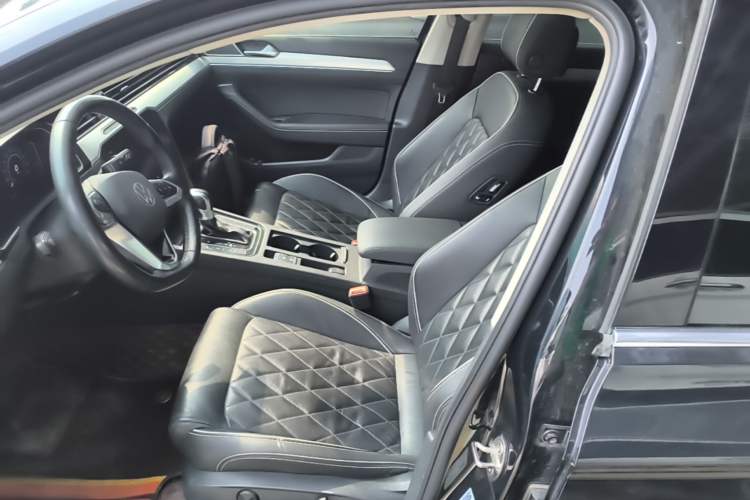 Used Volkswagen Magotan GTE Plug-in Hybrid 2022 GTE Luxury Model Left Front Seat