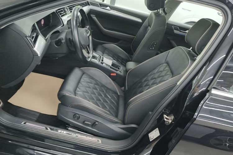 Used Volkswagen Magotan GTE Plug-in Hybrid 2022 GTE Luxury Model Left Front Seat