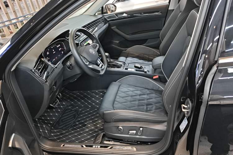 Used Volkswagen Magotan GTE Plug-in Hybrid 2022 GTE Luxury Model Left Front Seat