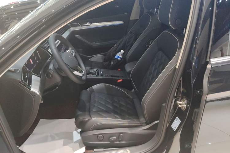 Used Volkswagen Magotan GTE Plug-in Hybrid 2022 GTE Luxury Model Left Front Seat