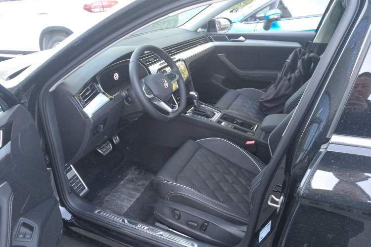 Used Volkswagen Magotan GTE Plug-in Hybrid 2022 GTE Luxury Model Left Front Seat