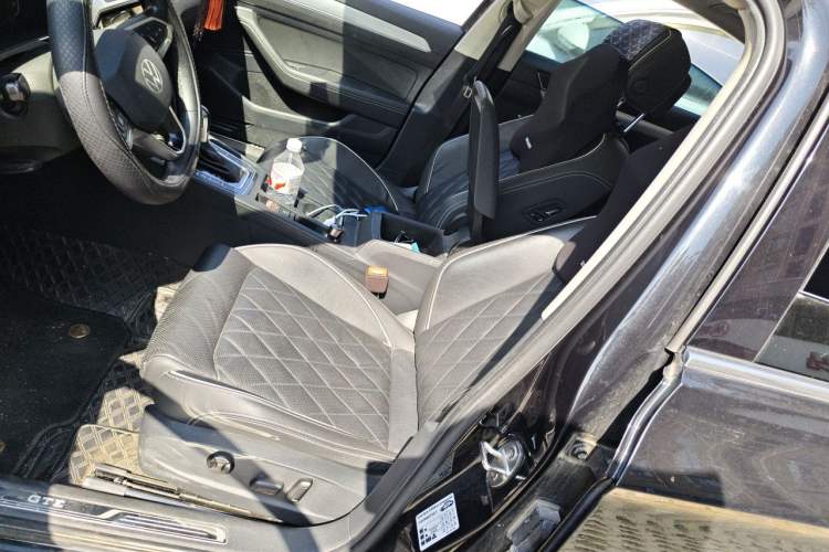 Used Volkswagen Magotan GTE Plug-in Hybrid 2022 GTE Luxury Model Left Front Seat