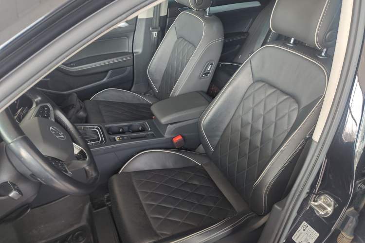 Used Volkswagen Magotan GTE Plug-in Hybrid 2022 GTE Luxury Model Left Front Seat