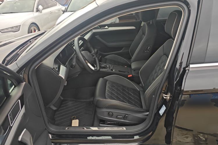 Used Volkswagen Magotan GTE Plug-in Hybrid 2022 GTE Luxury Model Left Front Seat