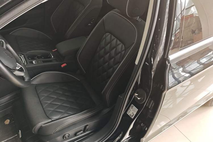 Used Volkswagen Magotan GTE Plug-in Hybrid 2022 GTE Luxury Model Left Front Seat