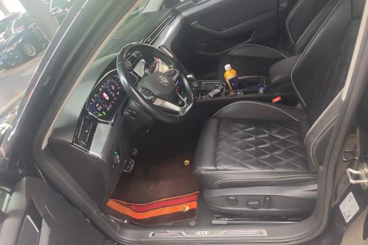Used Volkswagen Magotan GTE Plug-in Hybrid 2022 GTE Luxury Model Left Front Seat