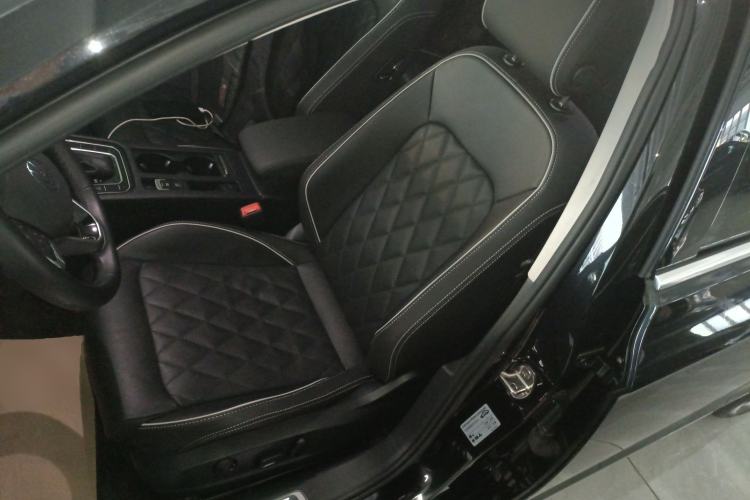 Used Volkswagen Magotan GTE Plug-in Hybrid 2022 GTE Luxury Model Left Front Seat