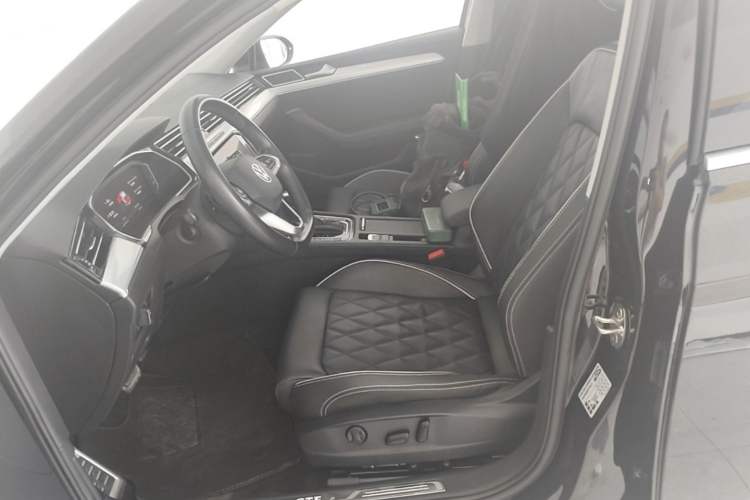 Used Volkswagen Magotan GTE Plug-in Hybrid 2022 GTE Luxury Model Left Front Seat