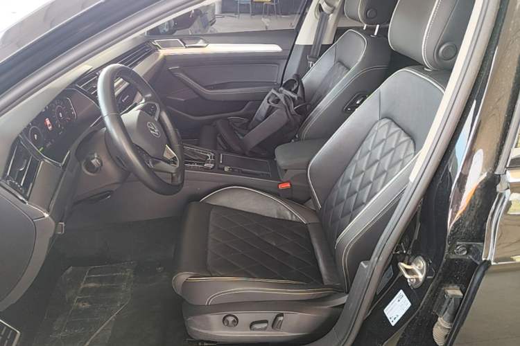 Used Volkswagen Magotan GTE Plug-in Hybrid 2022 GTE Luxury Model Left Front Seat