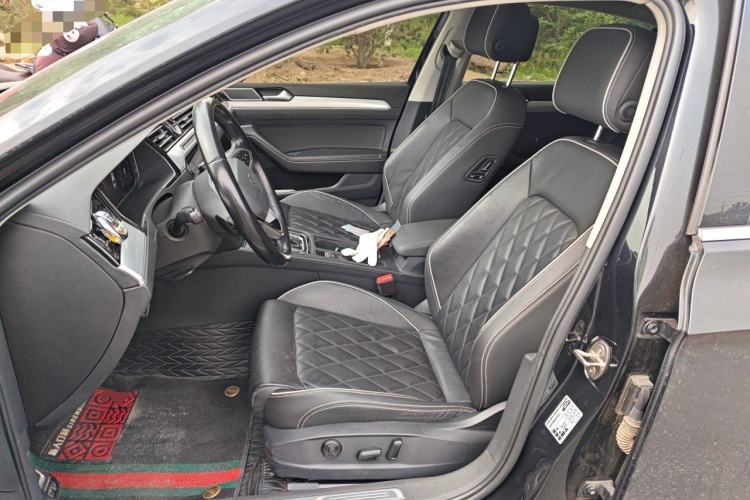 Used Volkswagen Magotan GTE Plug-in Hybrid 2022 GTE Luxury Model Left Front Seat