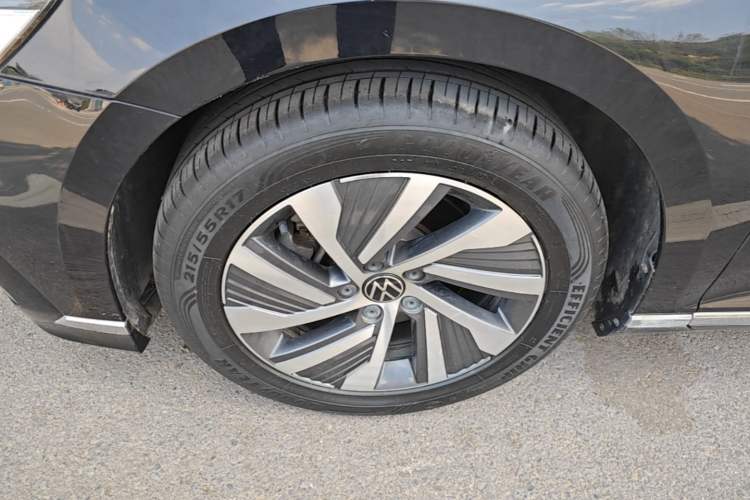 Used Volkswagen Magotan GTE Plug-in Hybrid 2022 GTE Luxury Model Left Front Wheel Hub