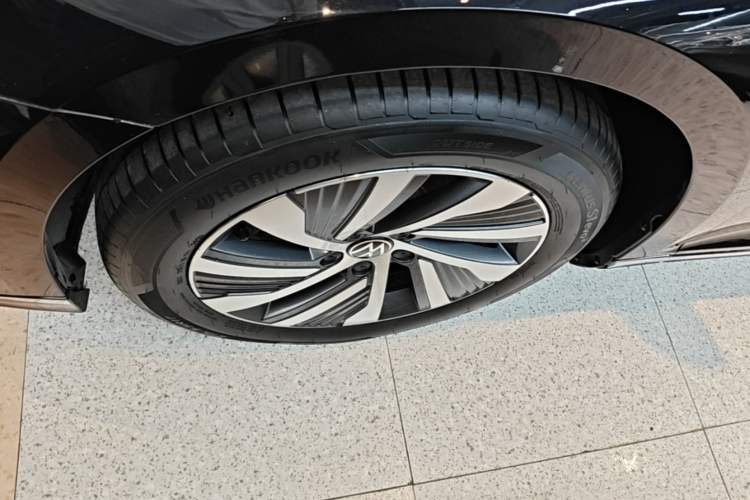 Used Volkswagen Magotan GTE Plug-in Hybrid 2022 GTE Luxury Model Left Front Wheel Hub