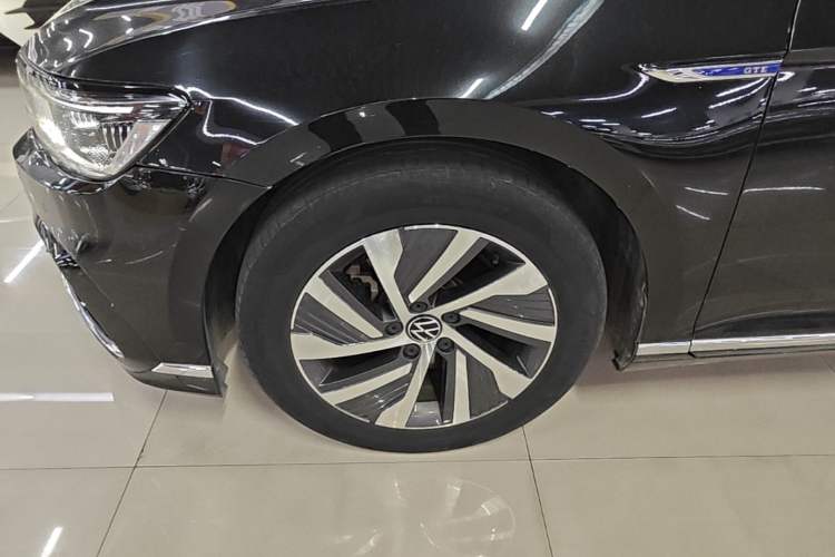 Used Volkswagen Magotan GTE Plug-in Hybrid 2022 GTE Luxury Model Left Front Wheel Hub