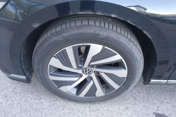 Used Volkswagen Magotan GTE Plug-in Hybrid 2022 GTE Luxury Model Left Front Wheel Hub