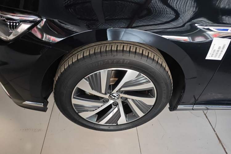 Used Volkswagen Magotan GTE Plug-in Hybrid 2022 GTE Luxury Model Left Front Wheel Hub