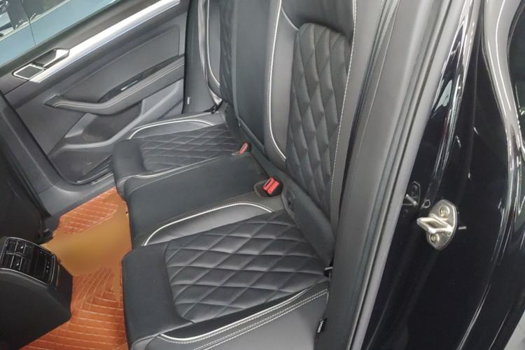 Used Volkswagen Magotan GTE Plug-in Hybrid 2022 GTE Luxury Model Left Rear Seat