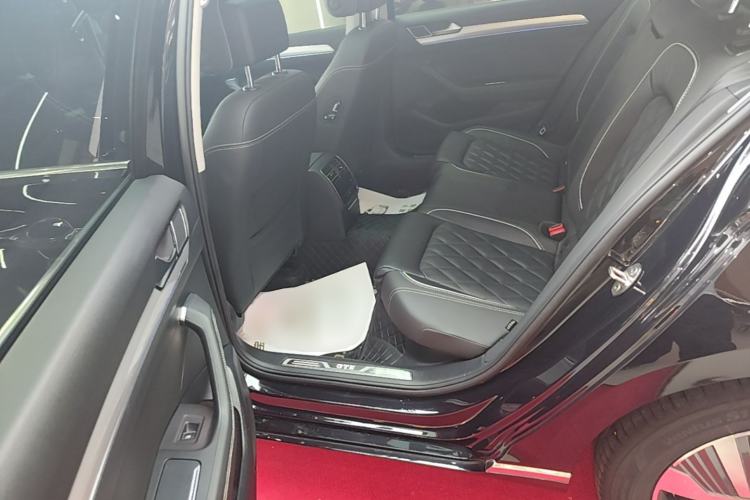 Used Volkswagen Magotan GTE Plug-in Hybrid 2022 GTE Luxury Model Left Rear Seat