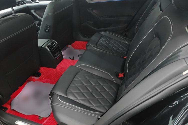 Used Volkswagen Magotan GTE Plug-in Hybrid 2022 GTE Luxury Model Left Rear Seat