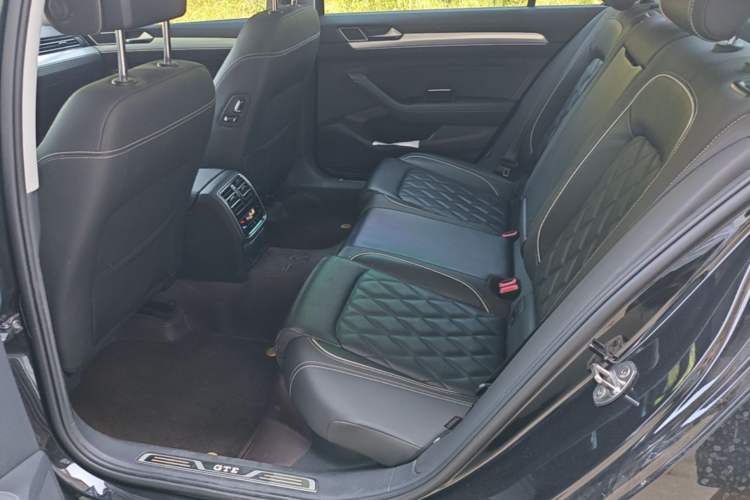Used Volkswagen Magotan GTE Plug-in Hybrid 2022 GTE Luxury Model Left Rear Seat