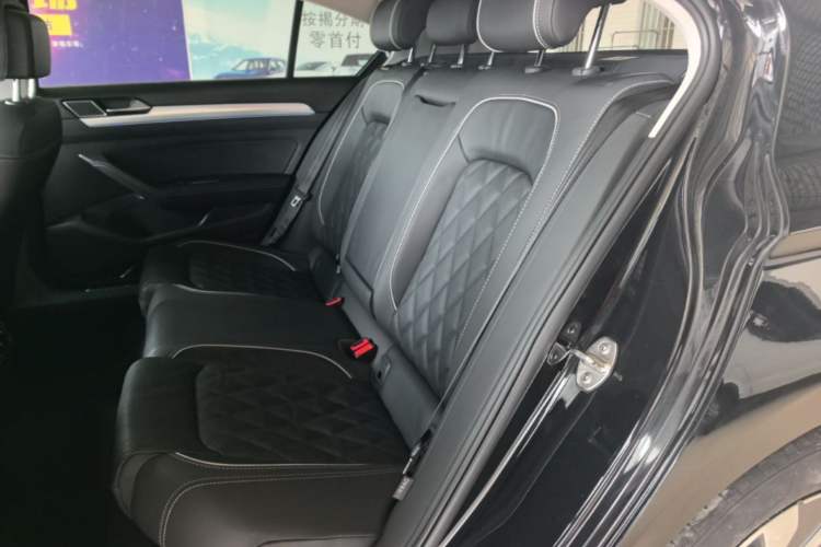 Used Volkswagen Magotan GTE Plug-in Hybrid 2022 GTE Luxury Model Left Rear Seat