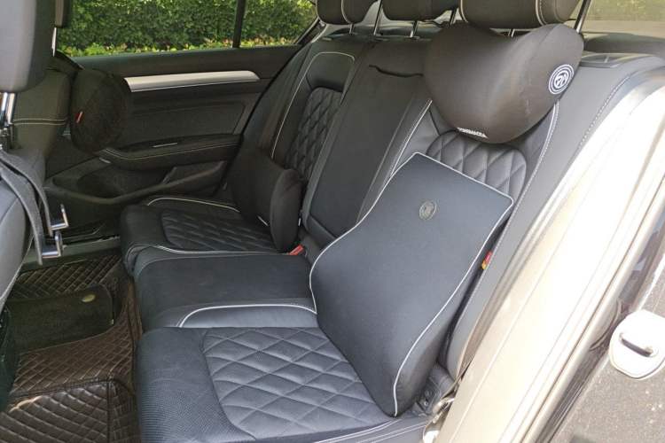 Used Volkswagen Magotan GTE Plug-in Hybrid 2022 GTE Prestige Model Left Rear Seat