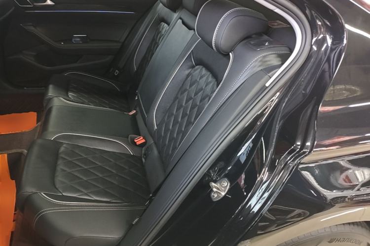 Used Volkswagen Magotan GTE Plug-in Hybrid 2022 GTE Luxury Model Left Rear Seat