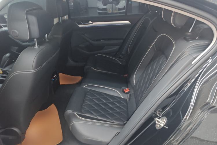 Used Volkswagen Magotan GTE Plug-in Hybrid 2022 GTE Luxury Model Left Rear Seat