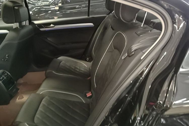 Used Volkswagen Magotan GTE Plug-in Hybrid 2022 GTE Luxury Model Left Rear Seat