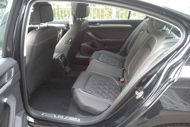 Used Volkswagen Magotan GTE Plug-in Hybrid 2022 GTE Luxury Model Left Rear Seat