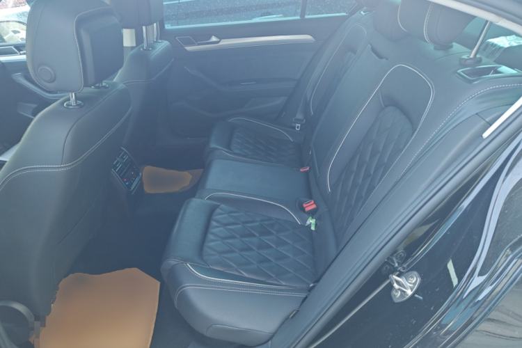 Used Volkswagen Magotan GTE Plug-in Hybrid 2022 GTE Luxury Model Left Rear Seat