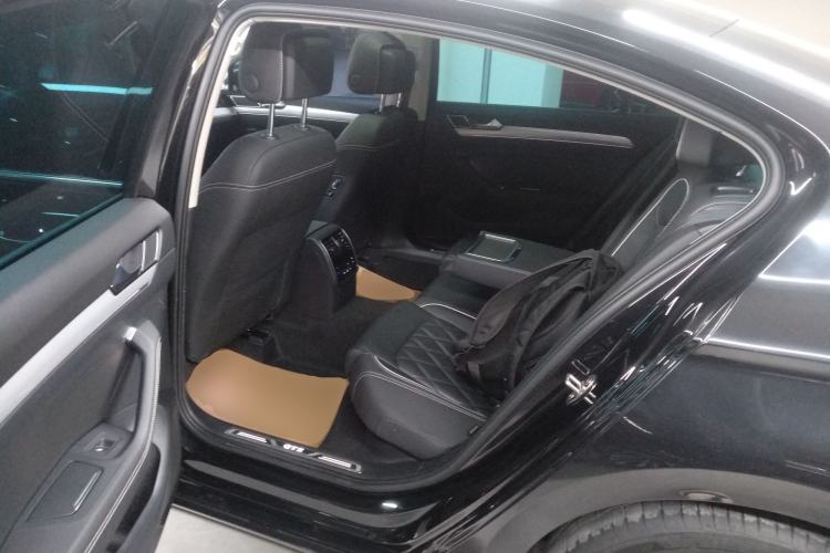 Used Volkswagen Magotan GTE Plug-in Hybrid 2022 GTE Prestige Model Left Rear Seat