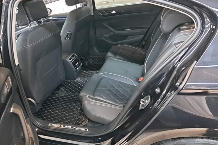 Used Volkswagen Magotan GTE Plug-in Hybrid 2022 GTE Luxury Model Left Rear Seat