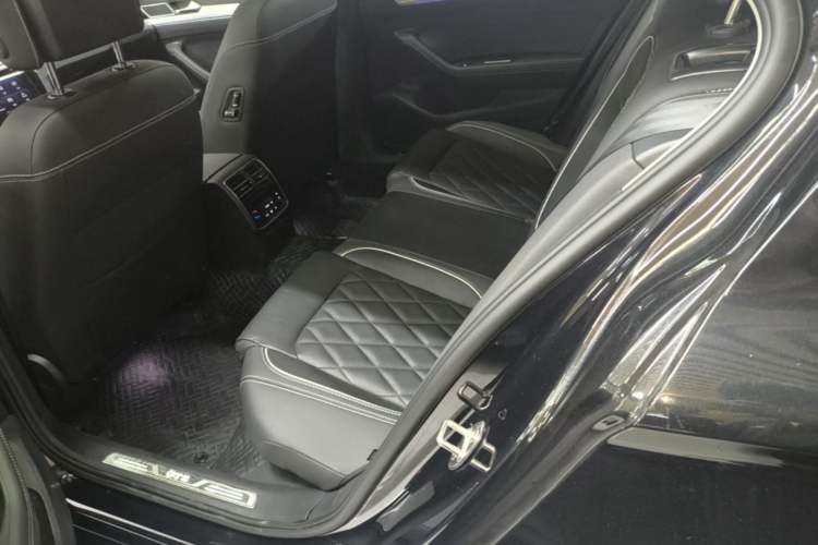 Used Volkswagen Magotan GTE Plug-in Hybrid 2022 GTE Luxury Model Left Rear Seat