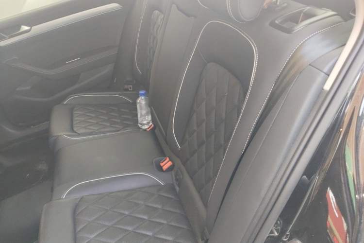 Used Volkswagen Magotan GTE Plug-in Hybrid 2022 GTE Luxury Model Left Rear Seat