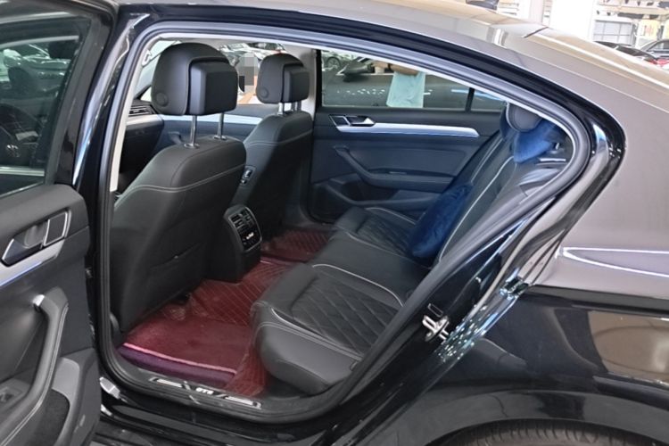 Used Volkswagen Magotan GTE Plug-in Hybrid 2022 GTE Luxury Model Left Rear Seat