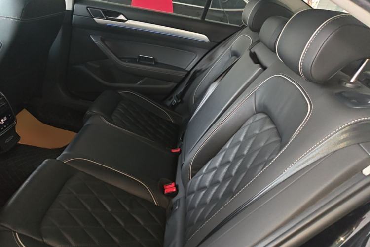 Used Volkswagen Magotan GTE Plug-in Hybrid 2022 GTE Luxury Model Left Rear Seat