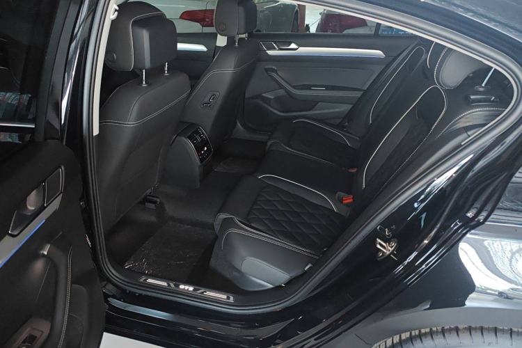 Used Volkswagen Magotan GTE Plug-in Hybrid 2022 GTE Luxury Model Left Rear Seat