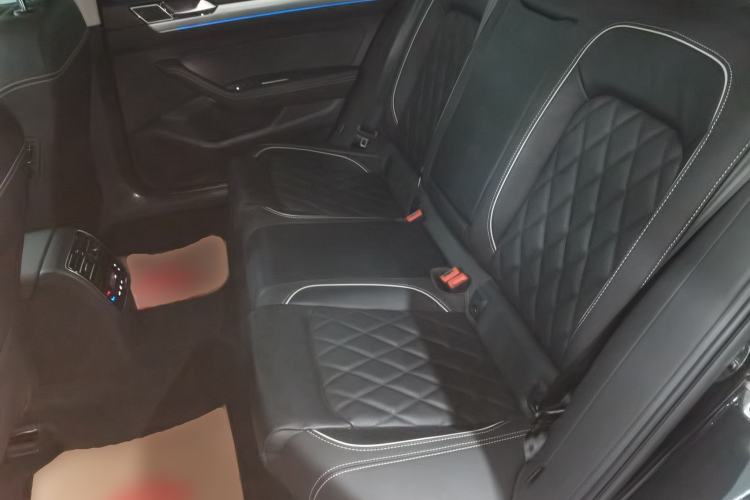 Used Volkswagen Magotan GTE Plug-in Hybrid 2022 GTE Luxury Model Left Rear Seat