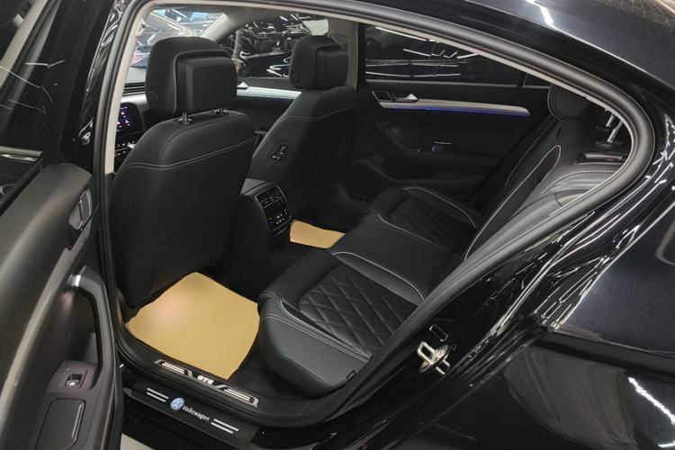 Used Volkswagen Magotan GTE Plug-in Hybrid 2022 GTE Luxury Model Left Rear Seat