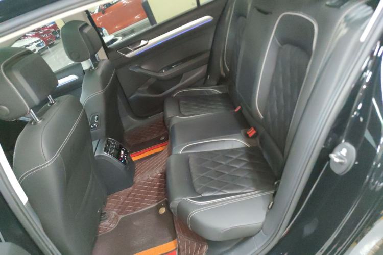Used Volkswagen Magotan GTE Plug-in Hybrid 2022 GTE Luxury Model Left Rear Seat