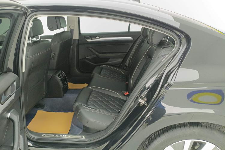 Used Volkswagen Magotan GTE Plug-in Hybrid 2022 GTE Luxury Model Left Rear Seat