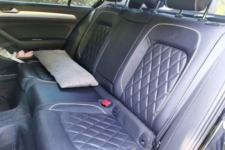 Used Volkswagen Magotan GTE Plug-in Hybrid 2022 GTE Luxury Model Left Rear Seat