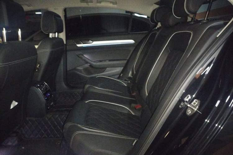 Used Volkswagen Magotan GTE Plug-in Hybrid 2022 GTE Luxury Model Left Rear Seat