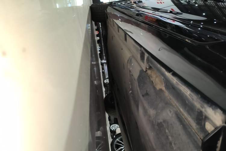 Used Volkswagen Magotan GTE Plug-in Hybrid 2022 GTE Luxury Model Left Side Sill