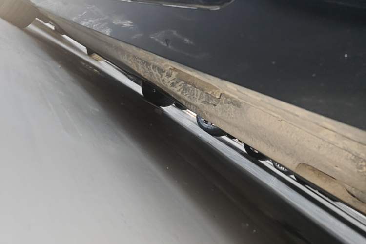 Used Volkswagen Magotan GTE Plug-in Hybrid 2022 GTE Luxury Model Left Side Sill