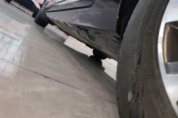 Used Volkswagen Magotan GTE Plug-in Hybrid 2022 GTE Luxury Model Left Side Sill